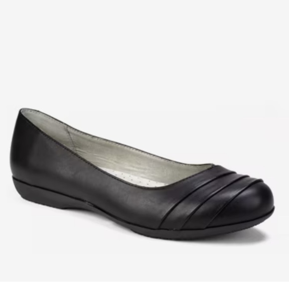 Born Shoes - Born Pleated Black Leather Ballet Flats Women’s Size 7